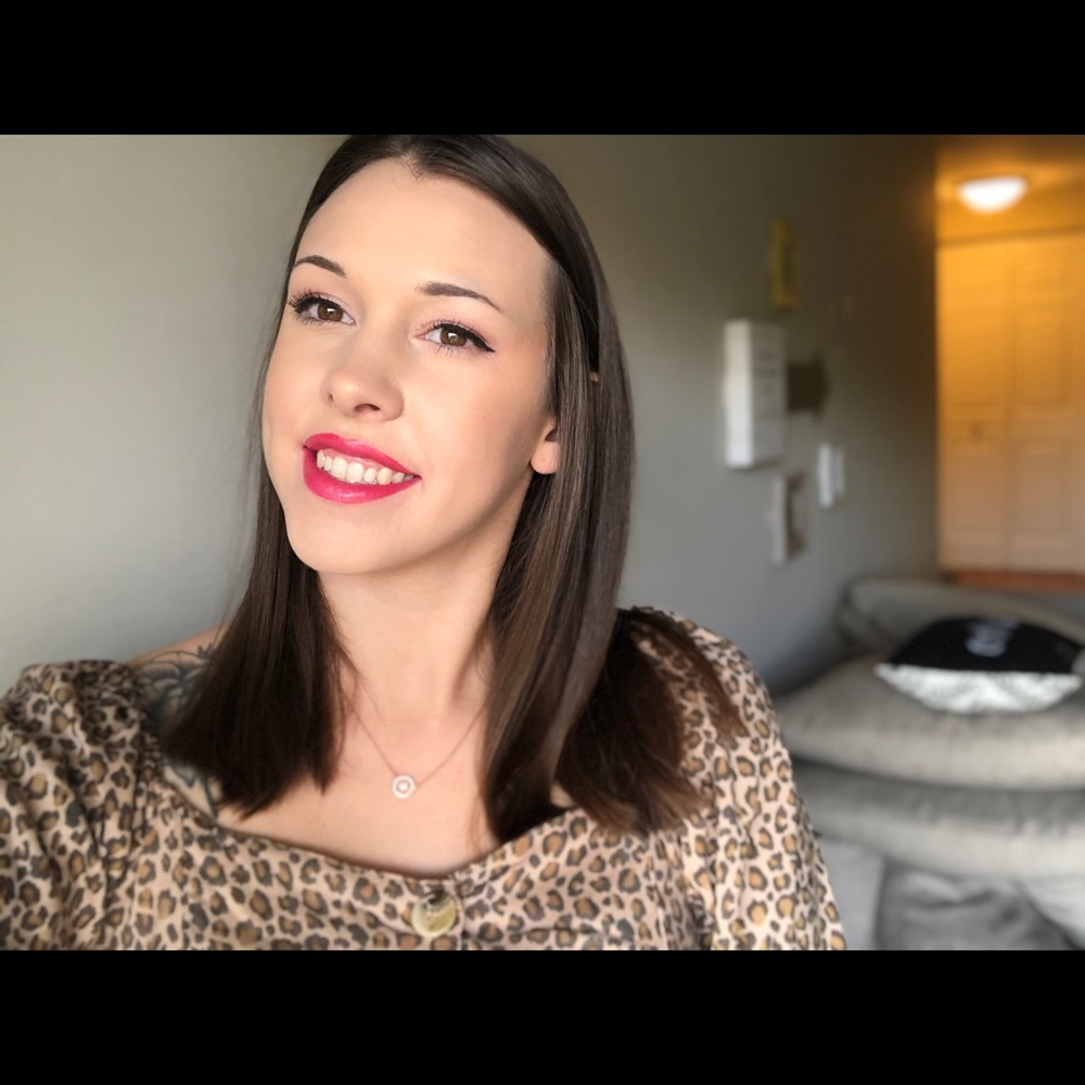 Meet your Posher, Hannah